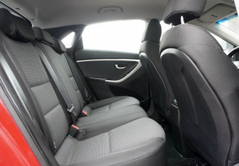 Подержанный автомобиль Hyundai i30 Hatchback 2012 года (12 фото)