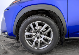Подержанный автомобиль Lexus NX 2016 года (18 фото)