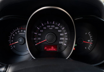 Подержанный автомобиль Kia Rio Sedan 2014 года (18 фото)