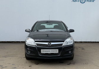 Подержанный автомобиль Opel Astra Hatchback 2008 года (2 фото)
