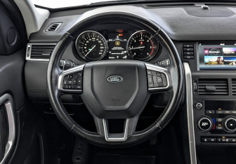 Подержанный автомобиль Land Rover Discovery Sport 2017 года (22 фото)