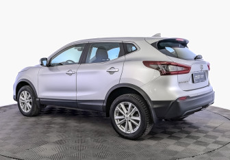 Подержанный автомобиль Nissan Qashqai 2020 года (7 фото)