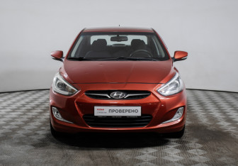 Подержанный автомобиль Hyundai Solaris Sedan 2013 года (2 фото)