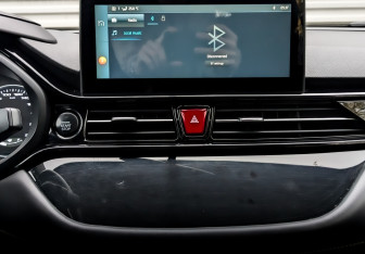 Подержанный автомобиль Москвич 3 2023 года (14 фото)