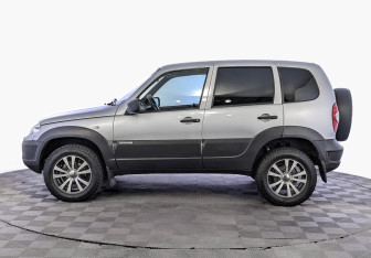 Подержанный автомобиль Chevrolet Niva 2017 года (8 фото)