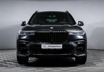 Подержанный автомобиль BMW X7 2021 года (2 фото)