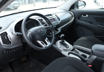 Подержанный автомобиль Kia Sportage 2014 года (13 фото)