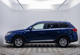 Подержанный автомобиль Mitsubishi Outlander 2015 года (8 фото)