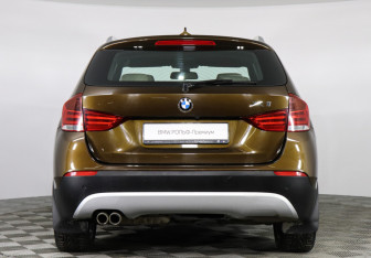 Подержанный автомобиль BMW X1 2009 года (4 фото)