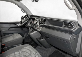 Подержанный автомобиль Volkswagen Multivan 2021 года (11 фото)