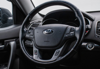 Подержанный автомобиль Kia Sorento 2017 года (15 фото)