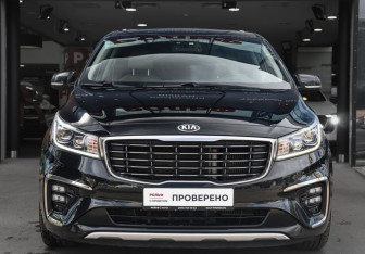 Подержанный автомобиль Kia Carnival 2020 года (2 фото)