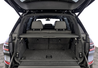 Подержанный автомобиль BMW X7 2024 года (26 фото)