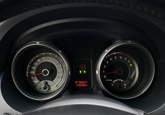 Подержанный автомобиль Mitsubishi Pajero 2011 года (27 фото)