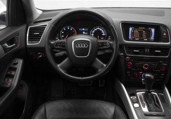 Подержанный автомобиль Audi Q5 2011 года (9 фото)