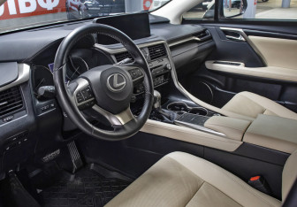 Подержанный автомобиль Lexus RX 2022 года (16 фото)