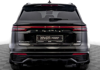 Подержанный автомобиль Geely Monjaro 2023 года (6 фото)