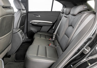 Подержанный автомобиль Cadillac XT4 2021 года (12 фото)