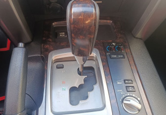 Подержанный автомобиль Toyota Land Cruiser Suv 2015 года (22 фото)