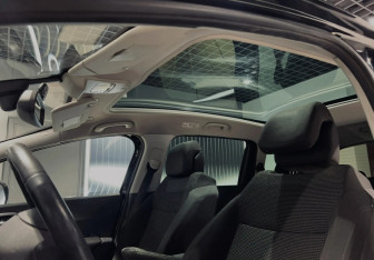 Подержанный автомобиль Peugeot 5008 Compactvan 2011 года (10 фото)