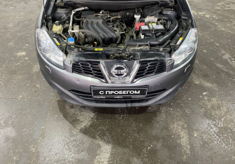 Подержанный автомобиль Nissan Qashqai 2013 года (16 фото)