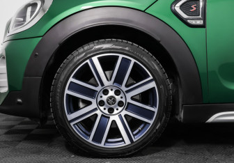 Подержанный автомобиль MINI Countryman 2020 года (26 фото)