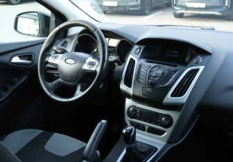 Подержанный автомобиль Ford Focus Hatchback 2013 года (12 фото)