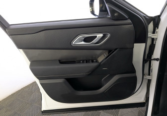 Подержанный автомобиль Land Rover Range Rover Velar 2020 года (24 фото)