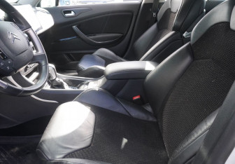 Подержанный автомобиль Citroen C5 Sedan 2011 года (11 фото)