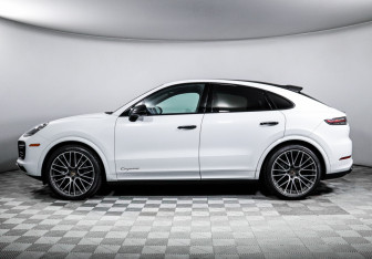 Подержанный автомобиль Porsche Cayenne 2022 года (8 фото)