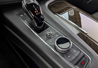 Подержанный автомобиль Cadillac Escalade Suv 2023 года (30 фото)