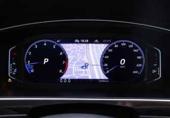 Подержанный автомобиль Volkswagen Tiguan 2021 года (12 фото)