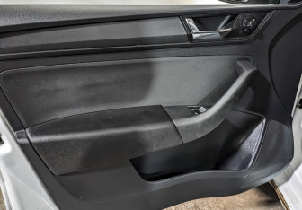 Подержанный автомобиль Skoda Rapid Liftback 2019 года (19 фото)