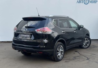 Подержанный автомобиль Nissan X-Trail 2015 года (6 фото)