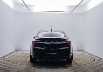 Подержанный автомобиль Opel Insignia Sedan 2014 года (6 фото)
