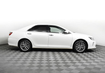 Подержанный автомобиль Toyota Camry Sedan 2017 года (4 фото)