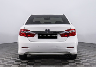 Подержанный автомобиль Toyota Camry Sedan 2012 года (6 фото)