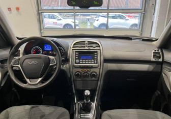 Подержанный автомобиль Chery Tiggo (T11) 2013 года (15 фото)