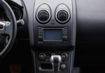 Подержанный автомобиль Nissan Qashqai 2010 года (14 фото)