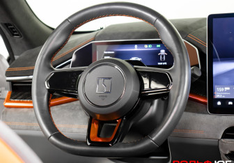 Подержанный автомобиль Zeekr 001 2023 года (12 фото)