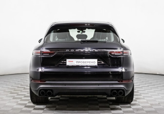 Подержанный автомобиль Porsche Cayenne 2020 года (6 фото)