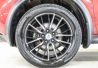 Подержанный автомобиль Nissan Juke 2012 года (24 фото)
