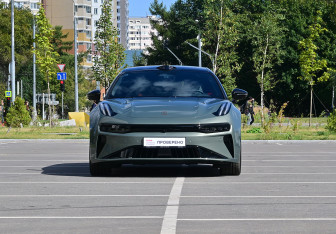 Подержанный автомобиль Zeekr 001 2023 года (8 фото)
