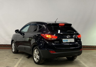 Подержанный автомобиль Hyundai ix35 2011 года (7 фото)