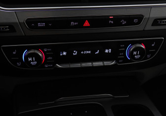 Подержанный автомобиль Audi Q7 2018 года (15 фото)