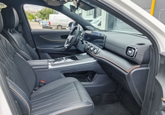 Подержанный автомобиль Jaecoo J8 2024 года (13 фото)
