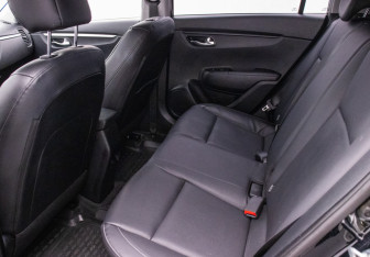Подержанный автомобиль Kia Rio Hatchback 2021 года (11 фото)