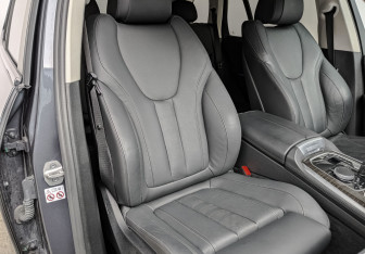Подержанный автомобиль BMW X5 2021 года (23 фото)