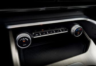 Подержанный автомобиль Geely Coolray 2023 года (26 фото)