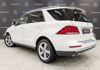 Подержанный автомобиль Mercedes-Benz GLE 2017 года (7 фото)